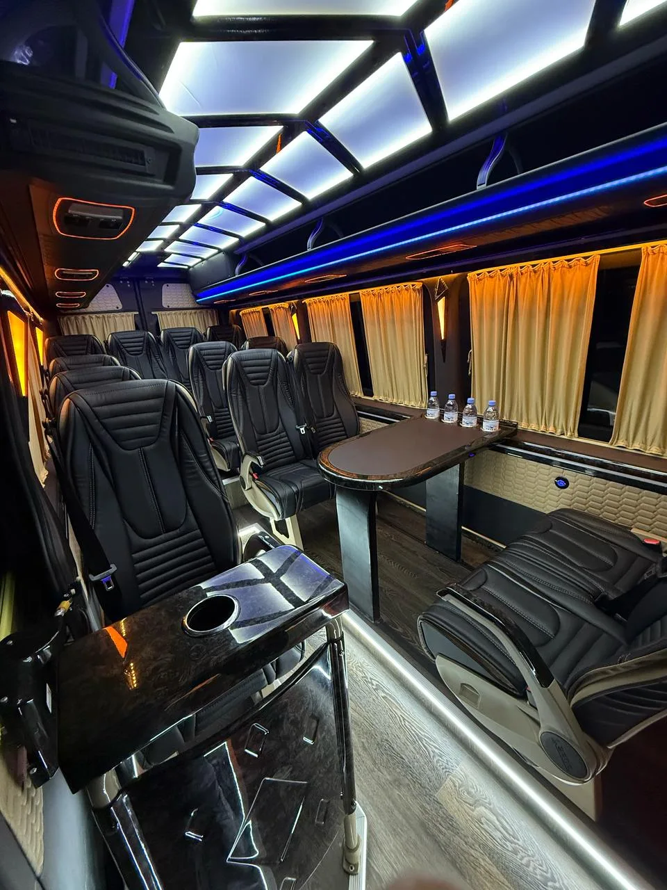 Салон Mercedes-Benz Sprinter