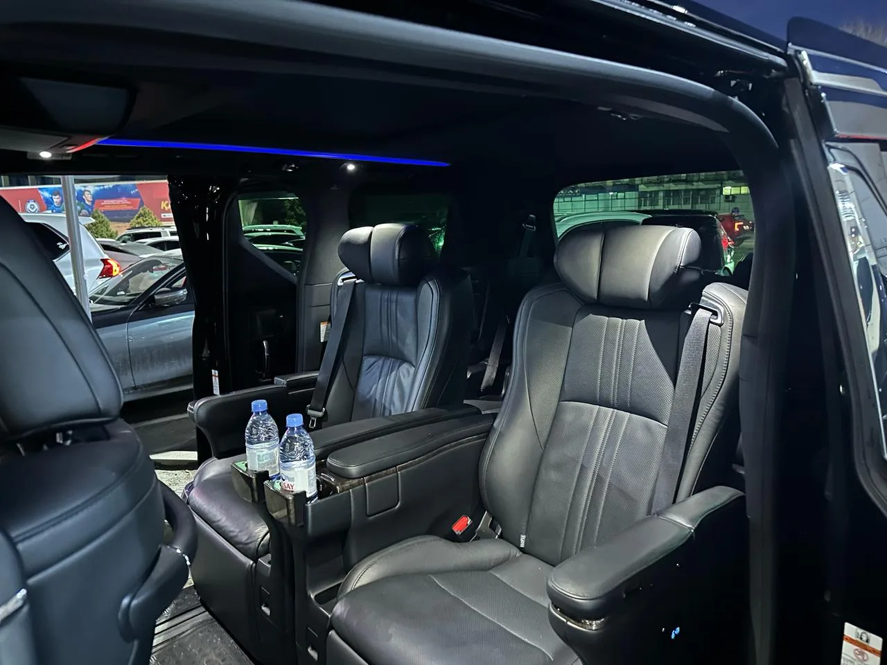 Салон Toyota Alphard